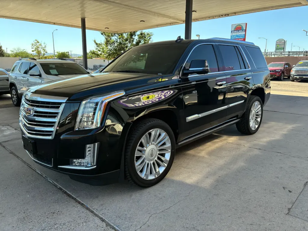 2017 CADILLAC Escalade Platinum